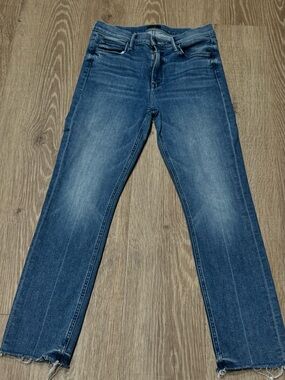 MOTHER The Mid Rise Dazzler Ankle Fray Jeans Medium Wash Raw Hem